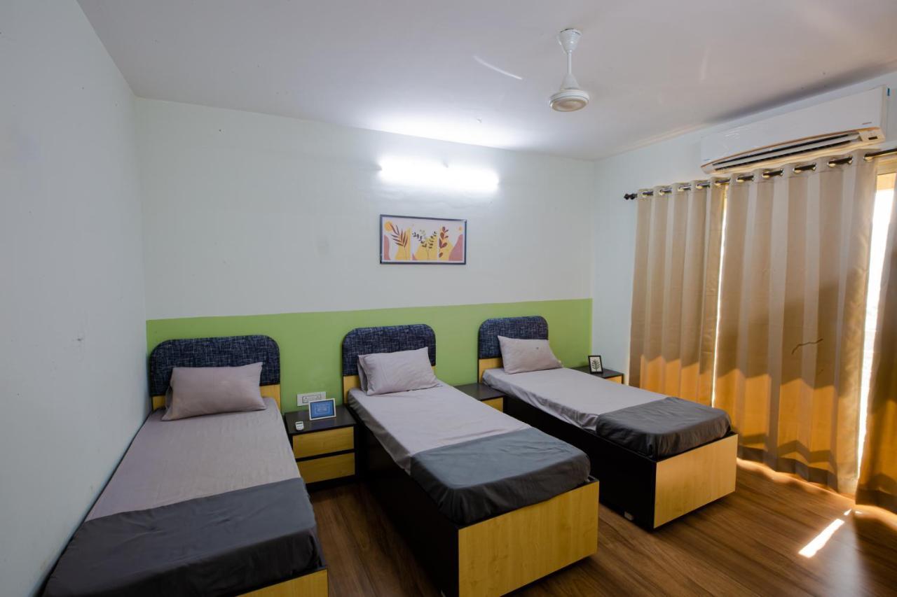 Hostel Covie Kharghar 200 Nová Bombaj Exteriér fotografie